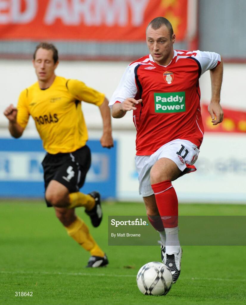 28 August 2008; Mark Quigley, St. Patrick's Athletic, in action against IF Elfsborg. UEFA Cup 2nd Qualifying Round 2nd leg, St. Patrick's Athletic v IF Elfsborg, Richmond Park, Dublin. Picture credit: Matt Browne / SPORTSFILE