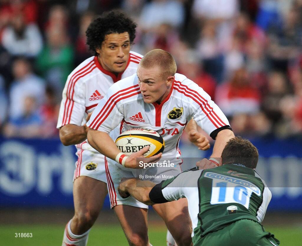 29 August 2008; Keith Earls, Munster, is tackled by Mike Catt, London Irish. Pre-Season Friendly - Munster v London Irish, Musgrave Park, Cork. Picture credit: Brendan Moran / SPORTSFILE
