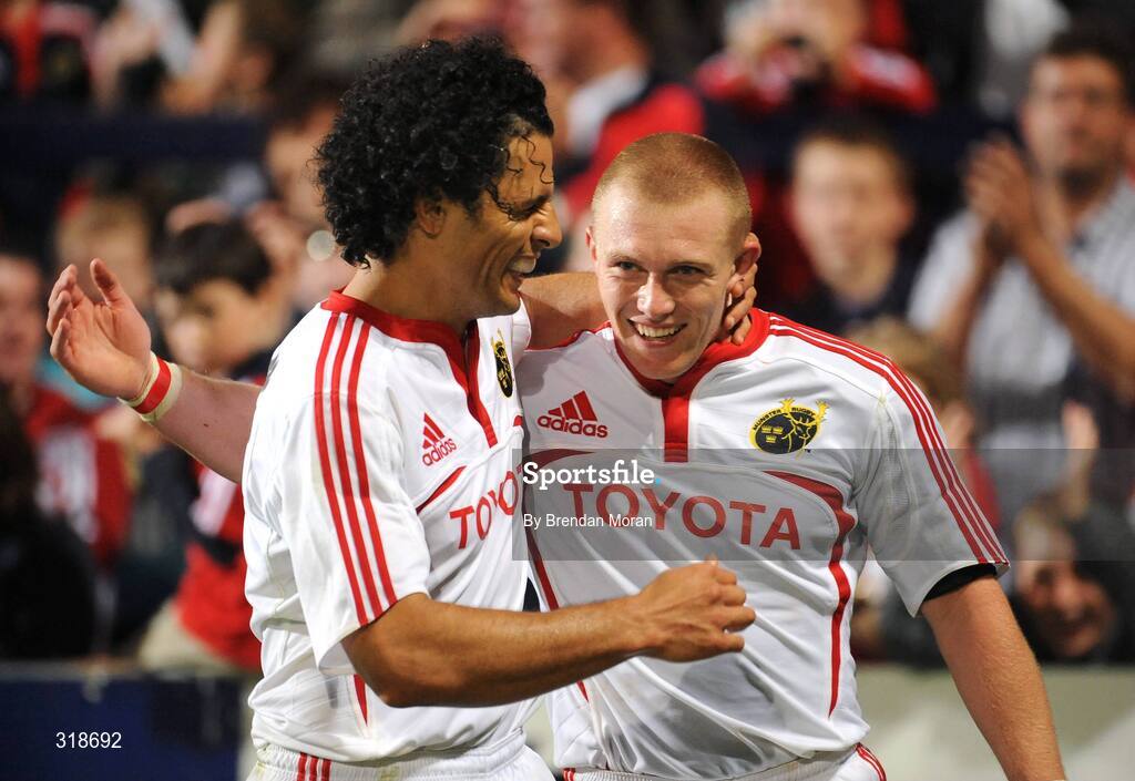 29 August 2008; Keith Earls, right, Munster, is congratulated on scoring the first of his two tries by team-mate Doug Howlett. Pre-Season Friendly - Munster v London Irish, Musgrave Park, Cork. Picture credit: Brendan Moran / SPORTSFILE