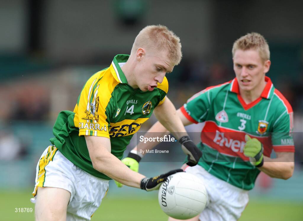 30 August 2008; Barry John Walsh, Kerry, in action against Kevin Keane, Mayo. ESB GAA Football All-Ireland Minor Championship Semi-Final Replay, Kerry v Mayo, Gaelic Grounds, Limerick. Picture credit: Matt Browne / SPORTSFILE
