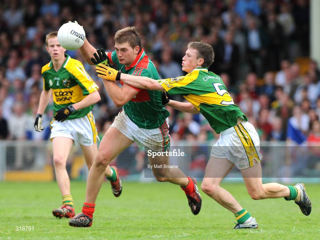 30 August 2008; Aidan O'Shea, Mayo, in action against Jonathan Lyne, Kerry. ESB GAA Football All-Ireland Minor Championship Semi-Final Replay, Kerry v Mayo, Gaelic Grounds, Limerick. Picture credit: Matt Browne / SPORTSFILE