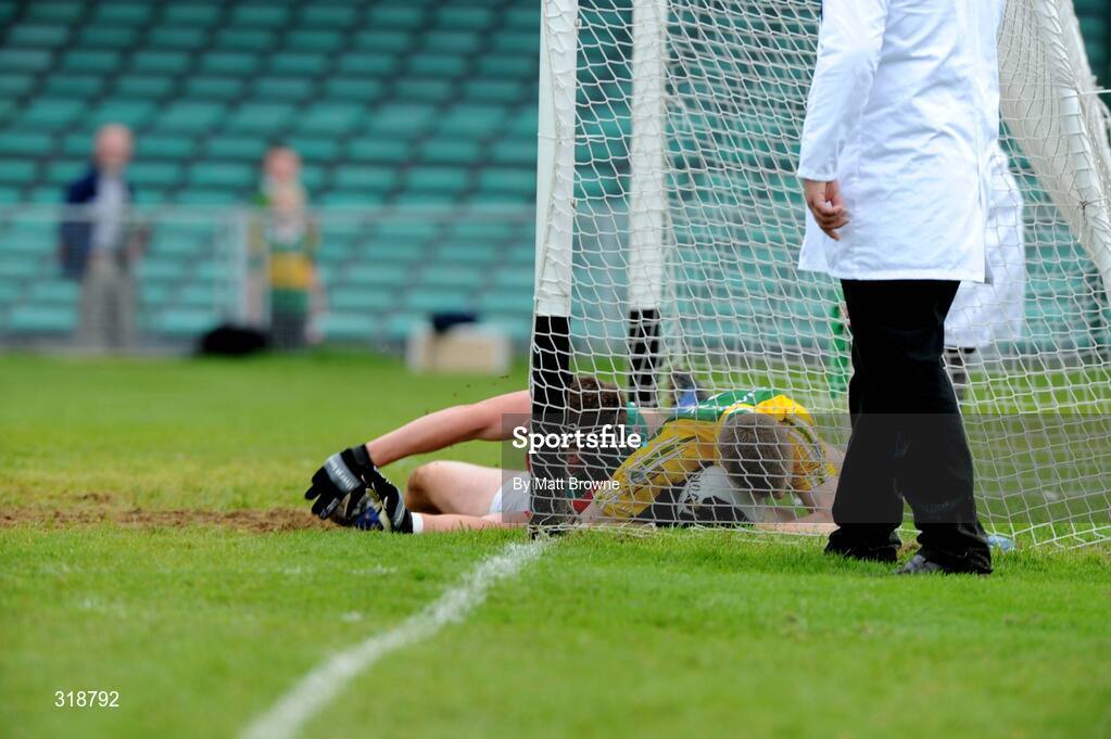 30 August 2008; Peter Crowley, Kerry, carries the ball into his own goal after he was tackled by Alex Corduff, Mayo. ESB GAA Football All-Ireland Minor Championship Semi-Final Replay, Kerry v Mayo, Gaelic Grounds, Limerick. Picture credit: Matt Browne / SPORTSFILE