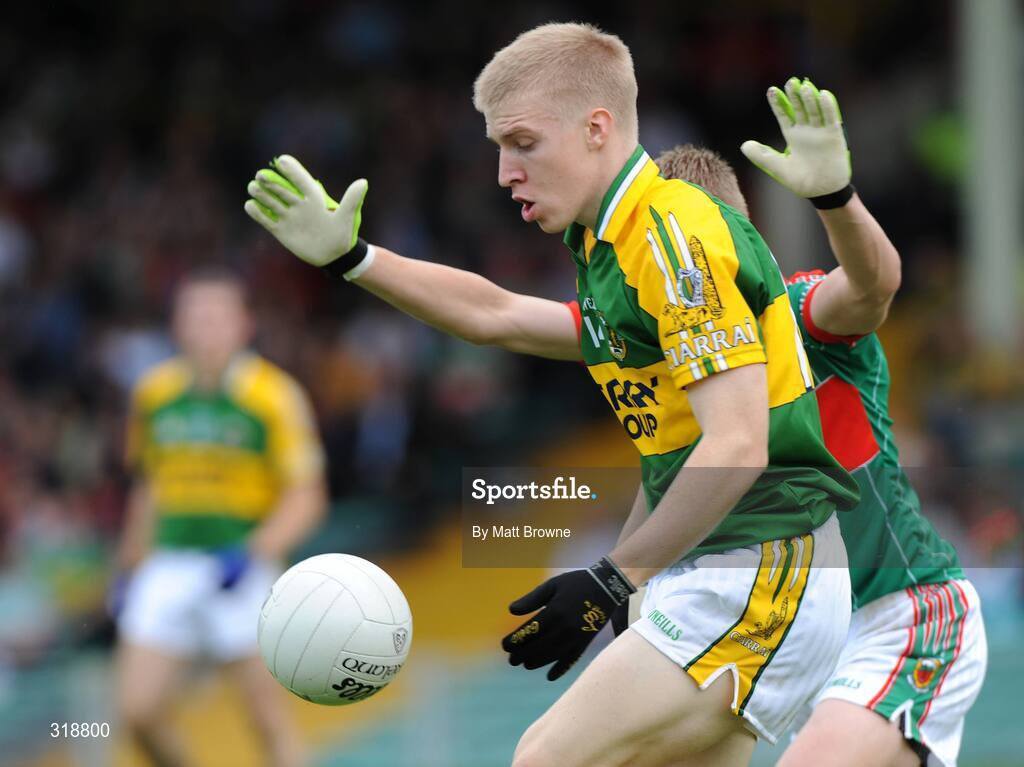 30 August 2008; Barry John Walsh, Kerry, in action against Kevin Keane, Mayo. ESB GAA Football All-Ireland Minor Championship Semi-Final Replay, Kerry v Mayo, Gaelic Grounds, Limerick. Picture credit: Matt Browne / SPORTSFILE