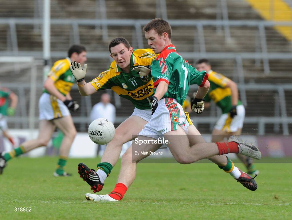 30 August 2008; Shane Nally, Mayo, in action against Daithi Casey, Kerry. ESB GAA Football All-Ireland Minor Championship Semi-Final Replay, Kerry v Mayo, Gaelic Grounds, Limerick. Picture credit: Matt Browne / SPORTSFILE