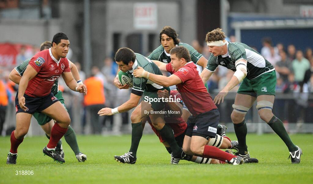 30 August 2008; Shane Jennings, Leinster, is tackled by Greg Holmes, Queensland Reds. Pre-season friendly, Queensland Reds v Leinster, Donnybrook Stadium, Donnybrook, Dublin. Picture credit: Brendan Moran / SPORTSFILE