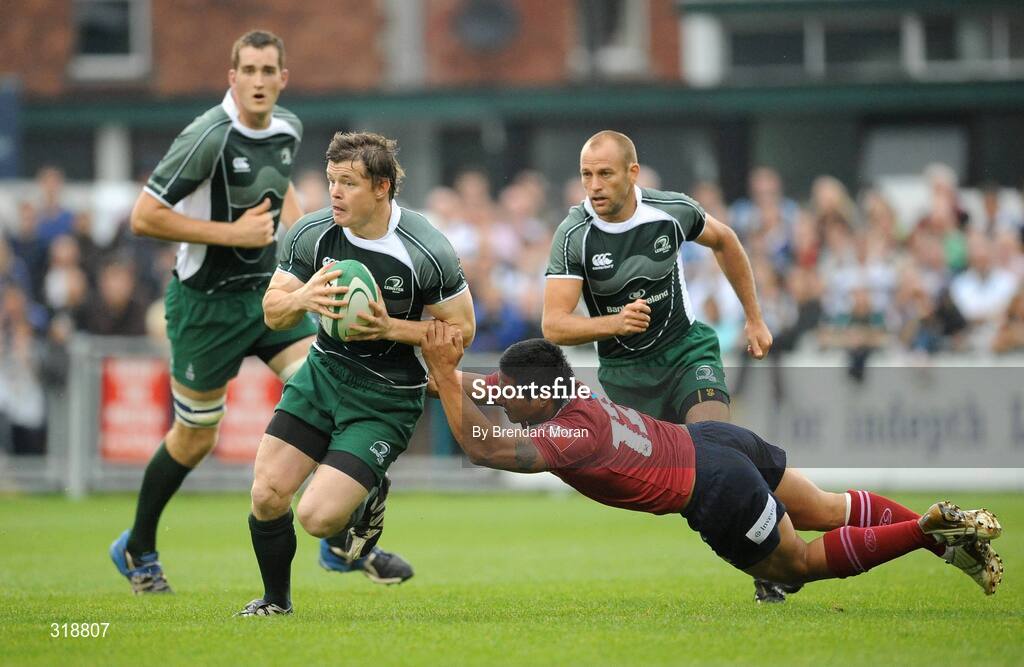 30 August 2008; Brian O'Driscoll, Leinster, is tackled by Charlie Fetoai, Queensland Reds. Pre-season friendly, Queensland Reds v Leinster, Donnybrook Stadium, Donnybrook, Dublin. Picture credit: Brendan Moran / SPORTSFILE