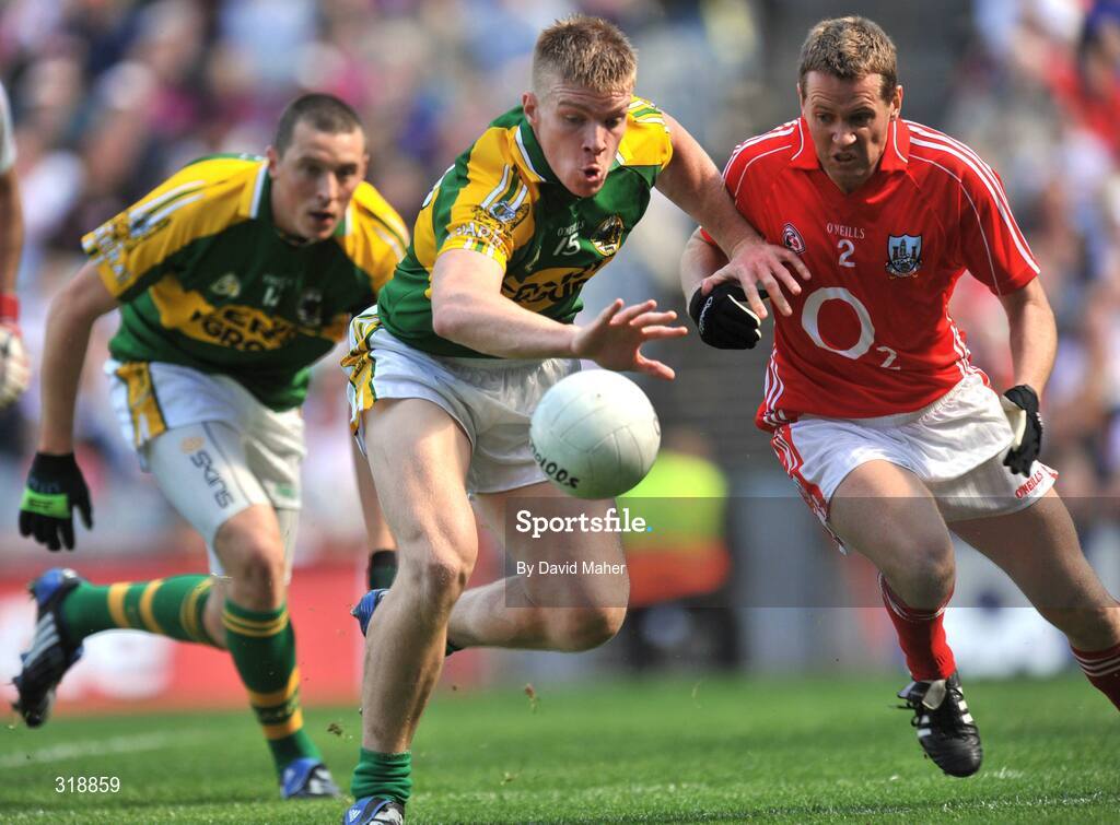 31 August 2008; Tommy Walsh, Kerry, in action against Diarmuid Duggan, Cork. GAA Football All-Ireland Senior Championship Semi-Final Replay, Kerry v Cork, Croke Park, Dublin. Picture credit: David Maher / SPORTSFILE