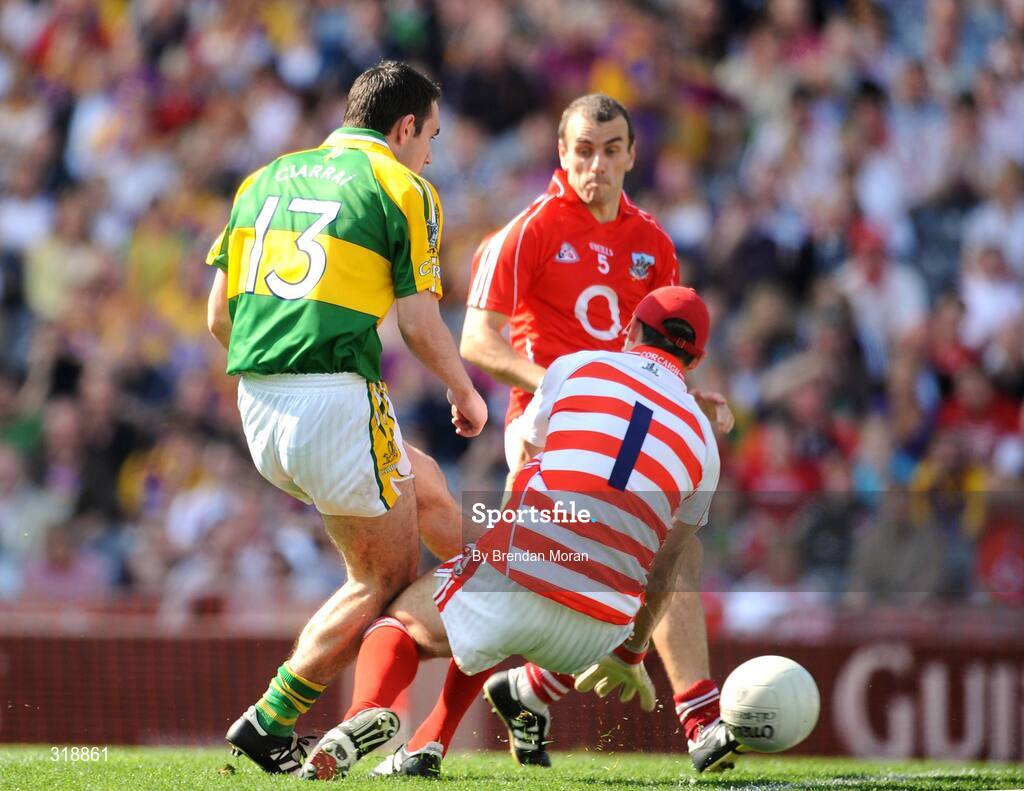 31 August 2008; Declan O'Sullivan, 13, Kerry, scores his side's second goal past Cork goalkeeper Alan Quirke. GAA Football All-Ireland Senior Championship Semi-Final Replay, Kerry v Cork, Croke Park, Dublin. Picture credit: Brendan Moran / SPORTSFILE