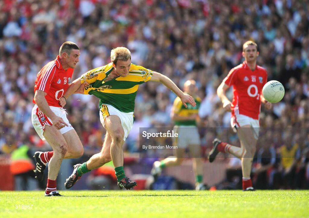 31 August 2008; Darren O'Sullivan, Kerry, is tackled by Noel O'Leary, Cork. GAA Football All-Ireland Senior Championship Semi-Final Replay, Kerry v Cork, Croke Park, Dublin. Picture credit: Brendan Moran / SPORTSFILE