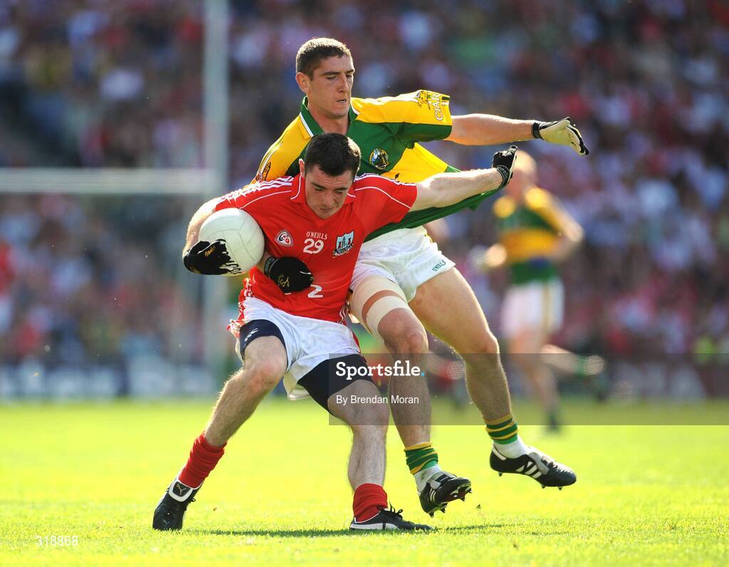 31 August 2008; Donncha O'Connor, Cork, in action against Killian Young, Kerry. GAA Football All-Ireland Senior Championship Semi-Final Replay, Kerry v Cork, Croke Park, Dublin. Picture credit: Brendan Moran / SPORTSFILE