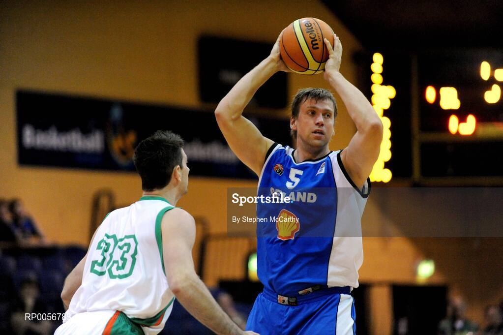 22 August 2008; Fridrik Stefansson, Iceland, in action against Damian Matacz, Ireland. Emerald Hoops Day 2, Ireland v Iceland, National Basketball Arena, Tallaght, Dublin. Picture credit: Stephen McCarthy / SPORTSFILE