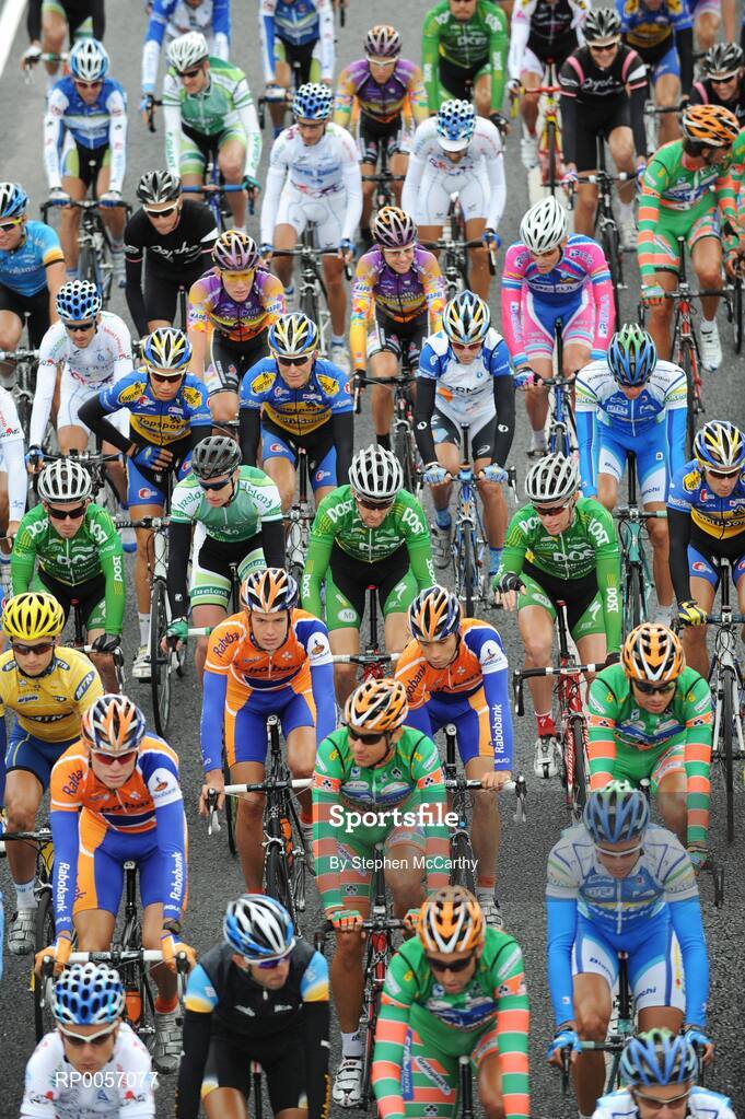 27 August 2008; A general view of the peleton as they depart Dublin. 2008 Tour of Ireland - Stage 1, Dublin - Waterford. Picture credit: Stephen McCarthy / SPORTSFILE  *** Local Caption ***