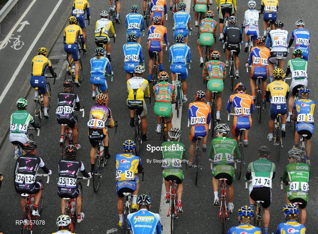 27 August 2008; A general view of the peleton as they depart Dublin. 2008 Tour of Ireland - Stage 1, Dublin - Waterford. Picture credit: Stephen McCarthy / SPORTSFILE