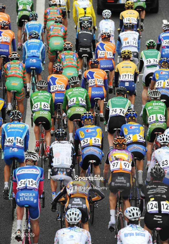 27 August 2008; A general view of the peleton as they depart Dublin. 2008 Tour of Ireland - Stage 1, Dublin - Waterford. Picture credit: Stephen McCarthy / SPORTSFILE