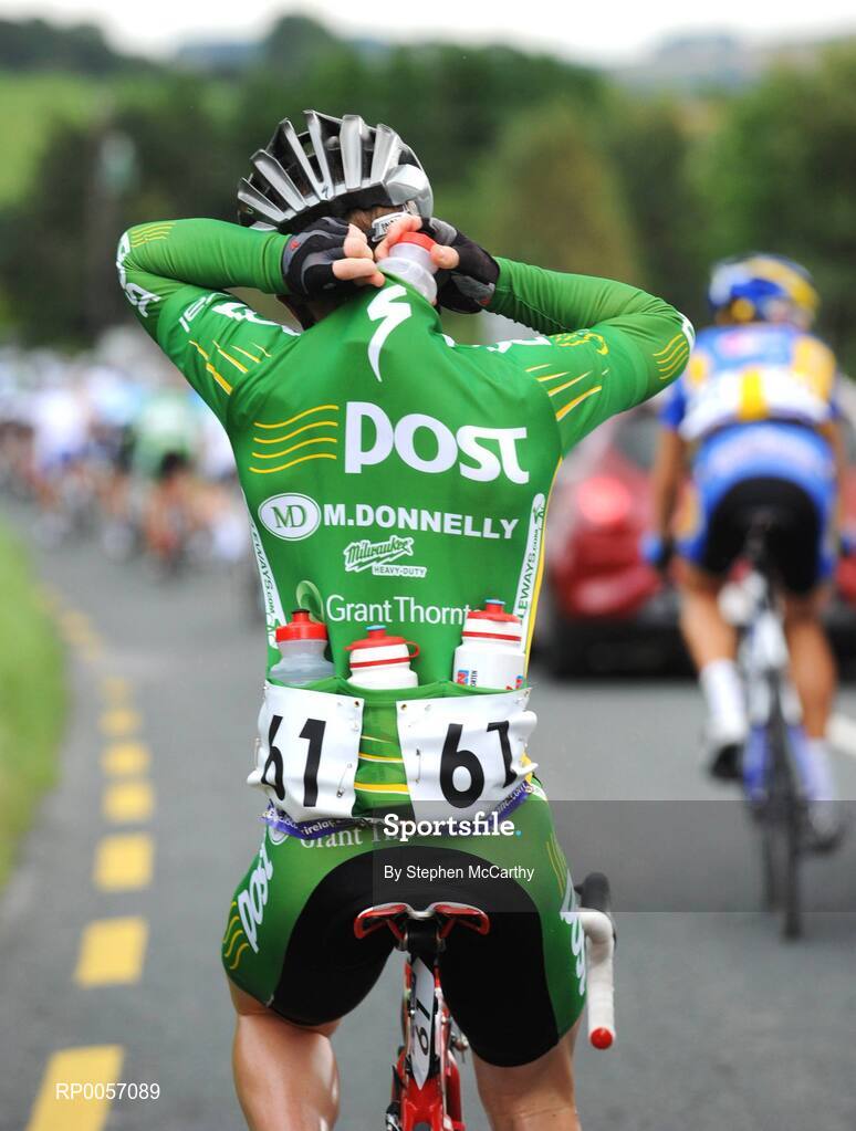 27 August 2008; Paidi O'Brien, of the An Post sponsored Sean Kelly team, acts as water carrier during the opening stage of the Tour of Ireland. 2008 Tour of Ireland - Stage 1, Dublin - Waterford. Picture credit: Stephen McCarthy / SPORTSFILE        *** Local Caption ***