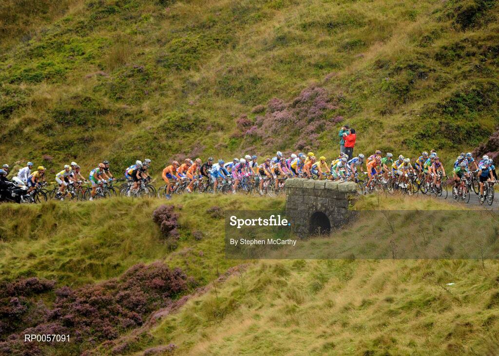 27 August 2008; A general view of the peloton on the approach to the summit of Mount Leinster, Co. Carlow. 2008 Tour of Ireland - Stage 1, Dublin - Waterford. Picture credit: Stephen McCarthy / SPORTSFILE  *** Local Caption ***