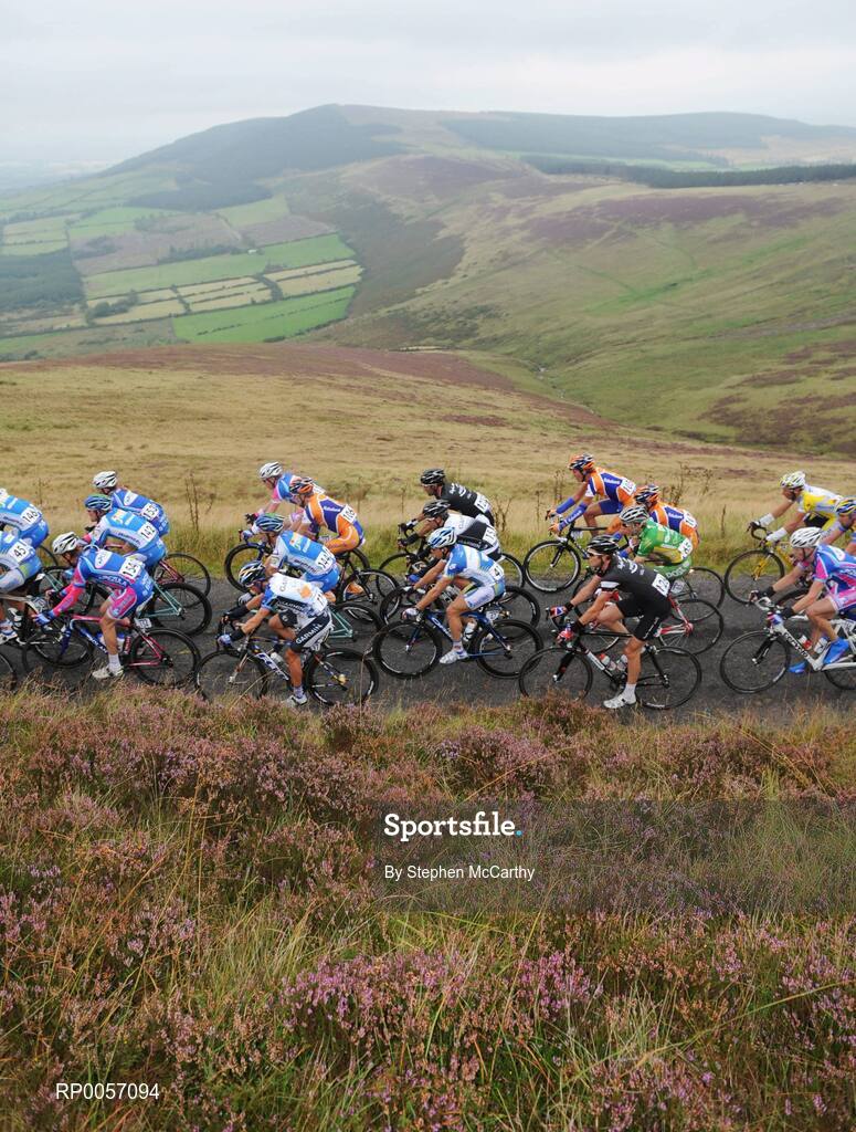 27 August 2008; A general view of the peloton on the approach to the summit of Mount Leinster, Co. Carlow. 2008 Tour of Ireland - Stage 1, Dublin - Waterford. Picture credit: Stephen McCarthy / SPORTSFILE  *** Local Caption ***
