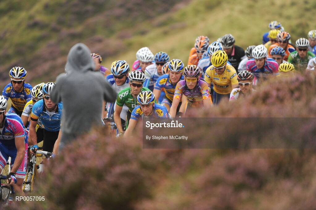27 August 2008; A general view of the peloton on the approach to the summit of Mount Leinster, Co. Carlow. 2008 Tour of Ireland - Stage 1, Dublin - Waterford. Picture credit: Stephen McCarthy / SPORTSFILE  *** Local Caption ***