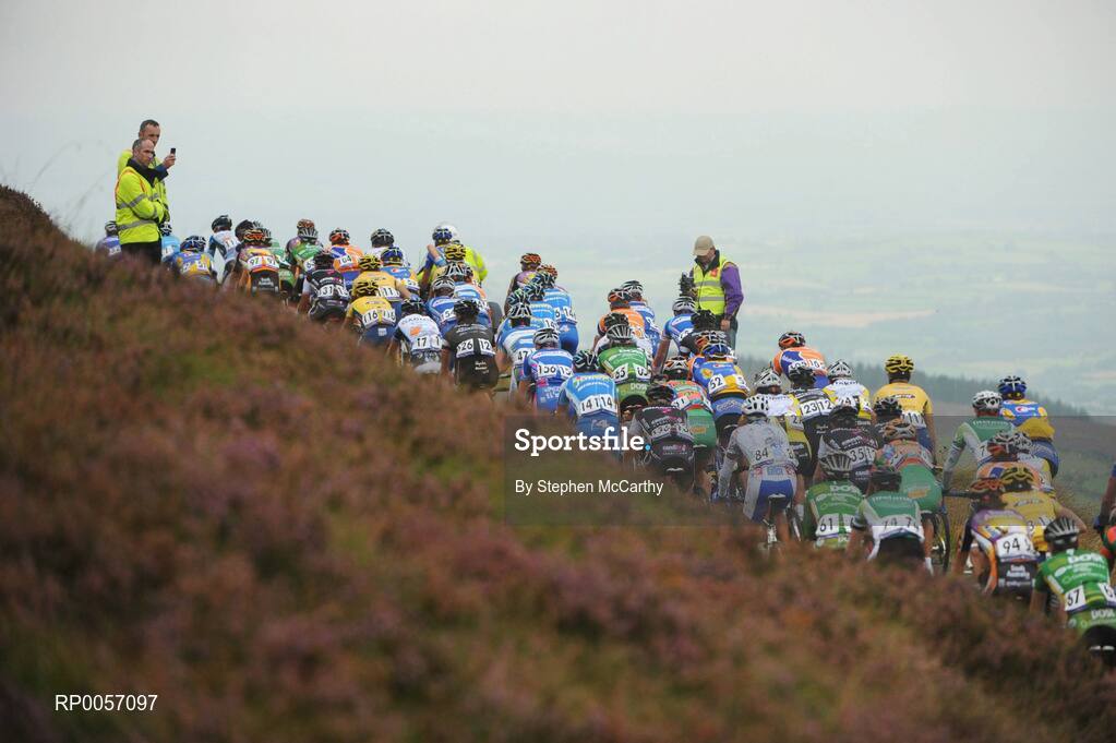 27 August 2008; A general view of the peloton on the approach to the summit of Mount Leinster, Co. Carlow. 2008 Tour of Ireland - Stage 1, Dublin - Waterford. Picture credit: Stephen McCarthy / SPORTSFILE  *** Local Caption ***
