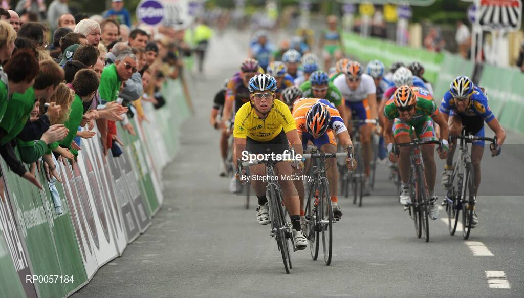 28 August 2008; Mark Cavendish, Team Columbia, eases up on his way to winning the second stage of the Tour of Ireland into Loughrea, Co. Galway. 2008 Tour of Ireland - Stage 2, Thurles - Loughrea. Picture credit: Stephen McCarthy / SPORTSFILE