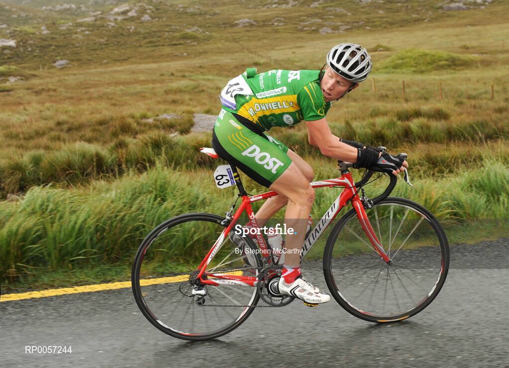 29 August 2008; Stephen Gallagher, of the An Post sponsored Sean Kelly team, looks behind him on the approach to summit of Maumturk, Co. Galway. 2008 Tour of Ireland - Stage 3, Ballinrobe - Galway. Picture credit: Stephen McCarthy / SPORTSFILE  *** Local Caption ***