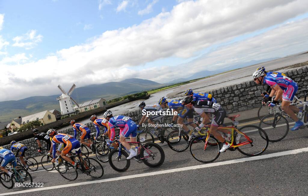 30 August 2008; A general view of the peleton as the race departs Tralee, Co. Kerry. 2008 Tour of Ireland - Stage 4, Limerick - Dingle. Picture credit: Stephen McCarthy / SPORTSFILE