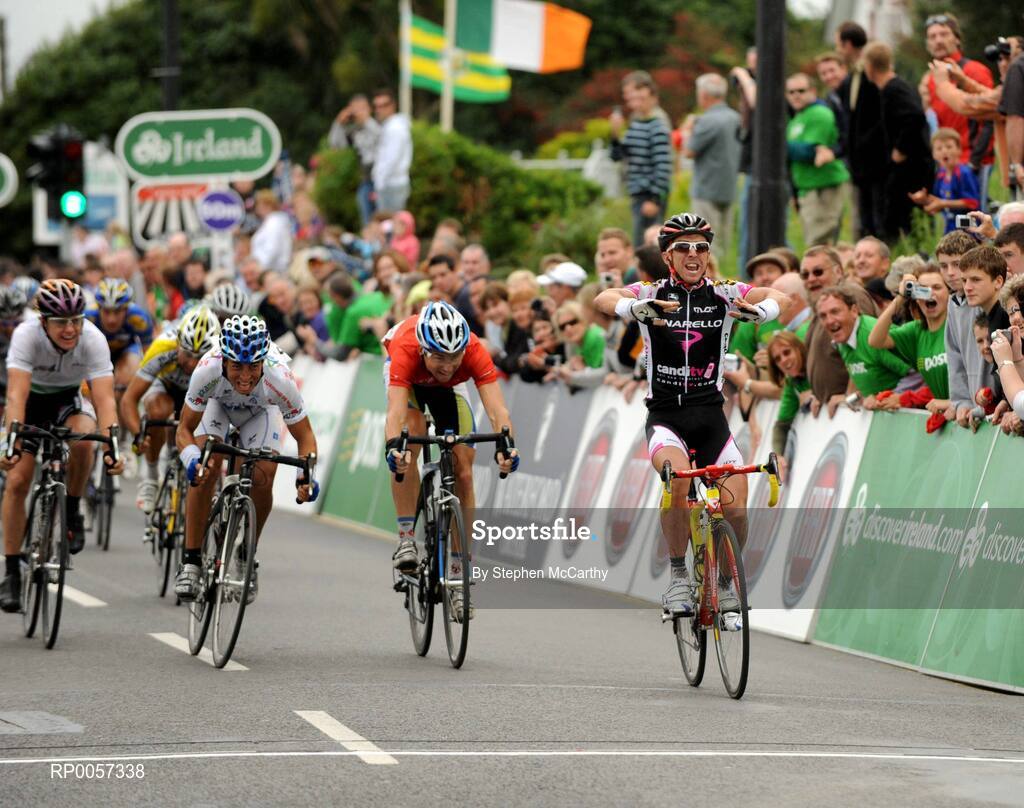 30 August 2008; Russell Downing, Pinarello CandiTV, celebrates as he approaches the line on his way to winning the fourth stage of the Tour of Ireland. 2008 Tour of Ireland - Stage 4, Limerick - Dingle. Picture credit: Stephen McCarthy / SPORTSFILE
