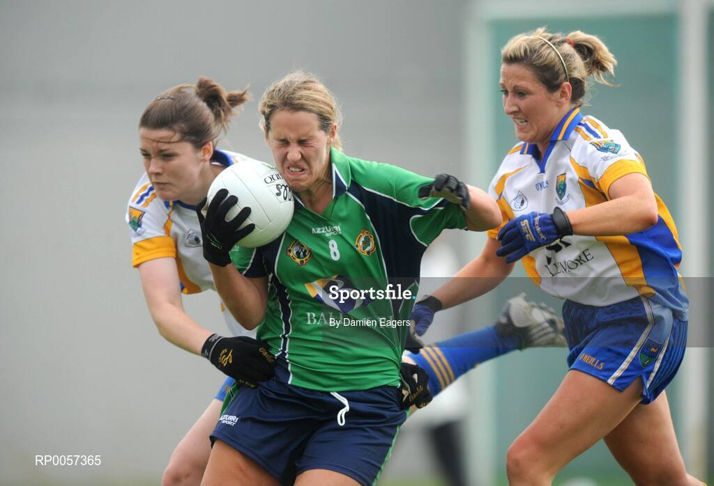 30 August 2008; Natalie O'Connor, London, in action against Monica Lynch, right, and Mikaela Shelly, Wicklow. TG4 All-Ireland Ladies Junior Football Championship Semi-Final, London v Wicklow, St. Peregrine's, Blakestown Rd, Dublin. Picture credit: Damien Eagers / SPORTSFILE