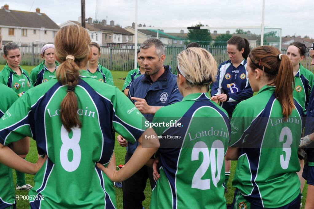30 August 2008; London manager Johnny Wilson speaks to his players before the match. TG4 All-Ireland Ladies Junior Football Championship Semi-Final, London v Wicklow, St. Peregrine's, Blakestown Rd, Dublin. Picture credit: Damien Eagers / SPORTSFILE