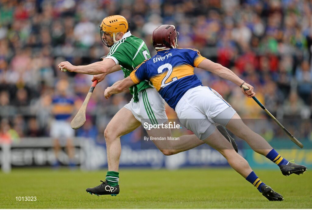 21 June 2015; Denis Moloney, Limerick, in action against Paddy Stapleton, Tipperary. Munster GAA Hurling Senior Championship, Semi-Final, Limerick v Tipperary, Gaelic Grounds, Limerick. Picture credit: Brendan Moran / SPORTSFILE