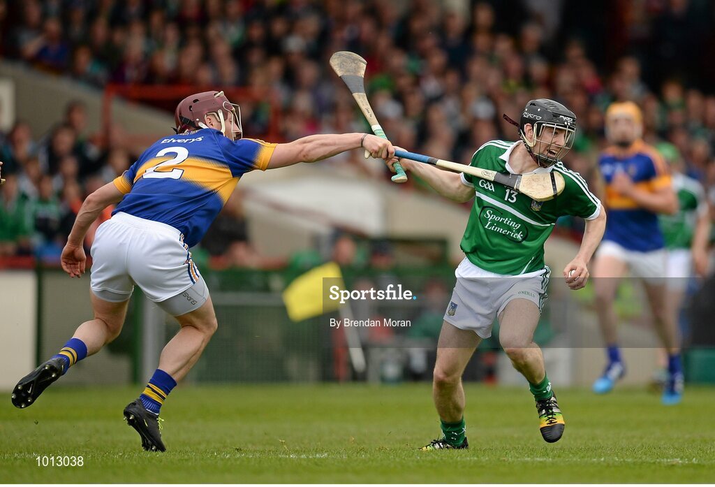 21 June 2015; Graeme Mulcahy, Limerick, in action against Paddy Stapleton, Tipperary. Munster GAA Hurling Senior Championship, Semi-Final, Limerick v Tipperary, Gaelic Grounds, Limerick. Picture credit: Brendan Moran / SPORTSFILE