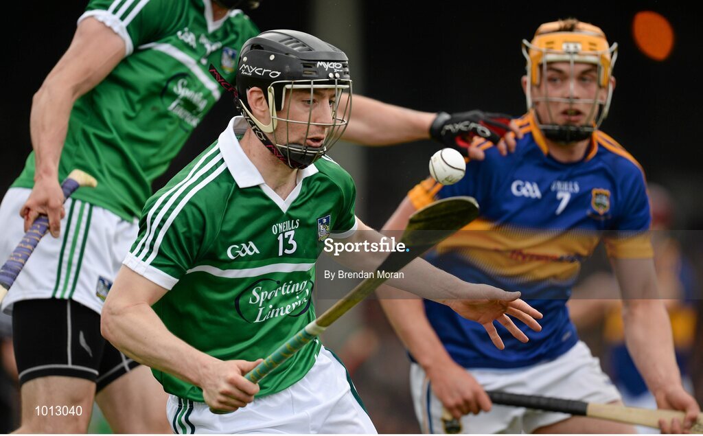 21 June 2015; Graeme Mulcahy, Limerick, under pressure from Willie Ryan, Tipperary. Munster GAA Hurling Senior Championship, Semi-Final, Limerick v Tipperary, Gaelic Grounds, Limerick. Picture credit: Brendan Moran / SPORTSFILE