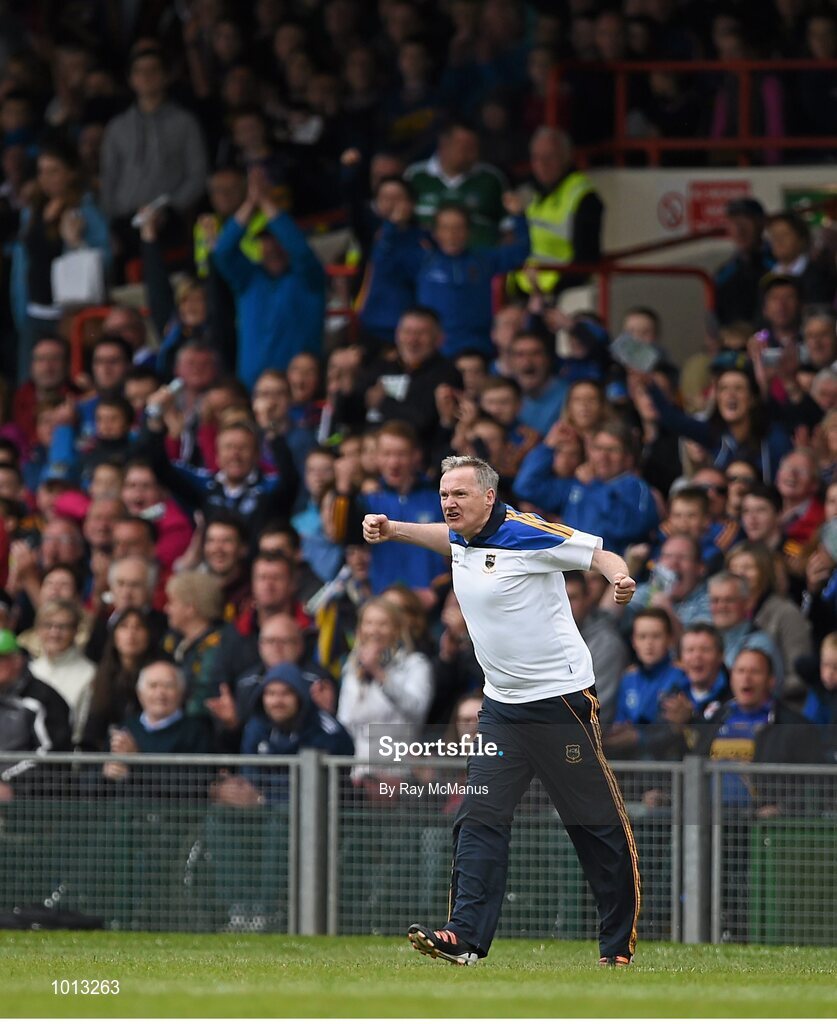 21 June 2015; Tipperary manager Eamon O'Shea issues instructions during the second half. Munster GAA Hurling Senior Championship, Semi-Final, Limerick v Tipperary, Gaelic Grounds, Limerick. Picture credit: Ray McManus / SPORTSFILE