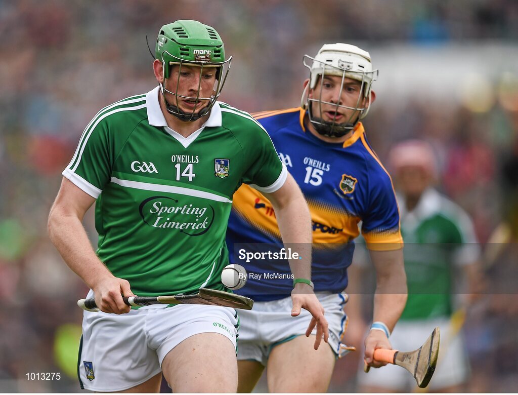 21 June 2015; Shane Dowling, Limerick, in action against Niall O'Meara, Tipperary. Munster GAA Hurling Senior Championship, Semi-Final, Limerick v Tipperary, Gaelic Grounds, Limerick. Picture credit: Ray McManus / SPORTSFILE
