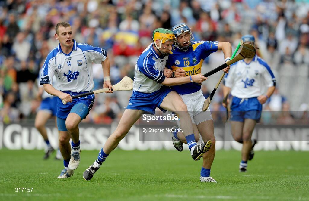 17 August 2008; Benny Dunne, Tipperary, in action against Aidan Kearney, Waterford. GAA Hurling All-Ireland Senior Championship Semi-Final, Tipperary v Waterford, Croke Park, Dublin. Picture credit: Stephen McCarthy / SPORTSFILE