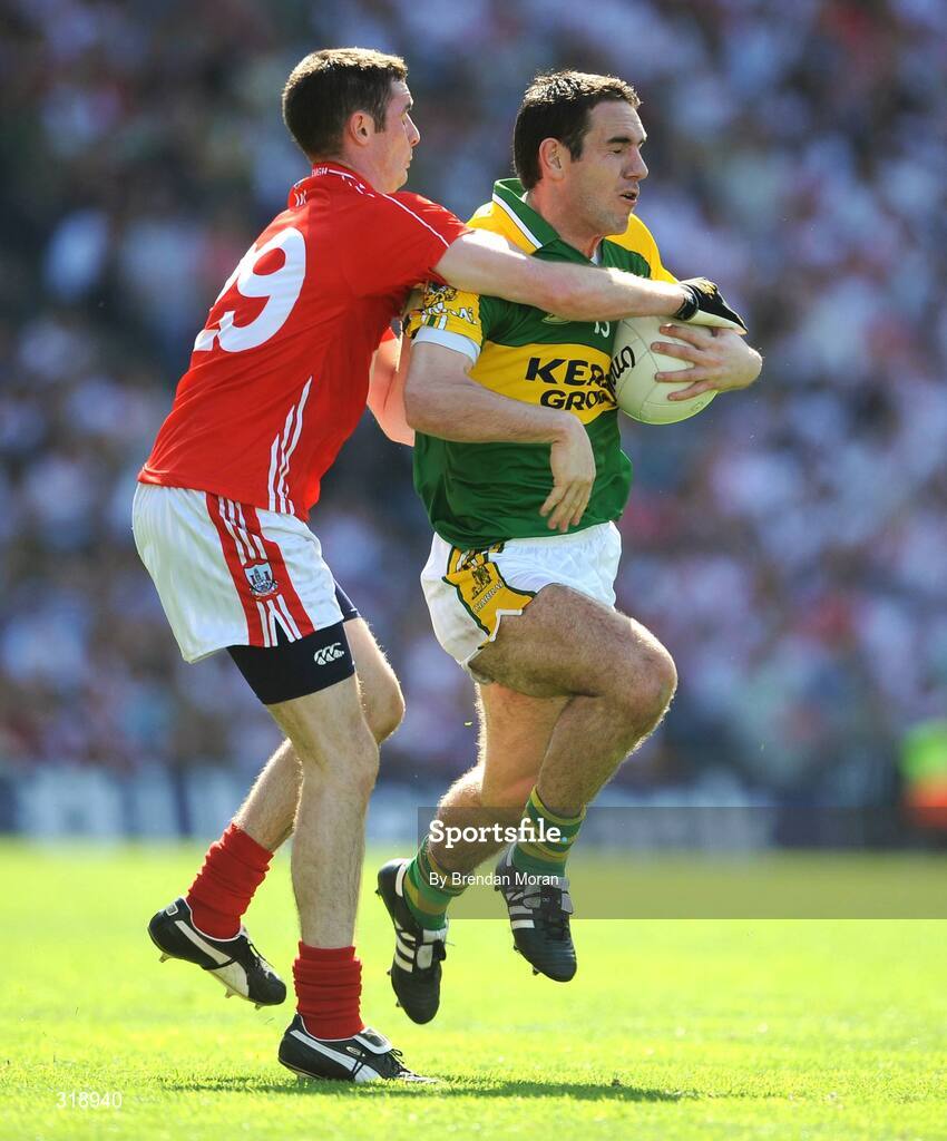 31 August 2008; Declan O'Sullivan, Kerry, in action against Donncha O'Connor, Cork. GAA Football All-Ireland Senior Championship Semi-Final Replay, Kerry v Cork, Croke Park, Dublin. Picture credit: Brendan Moran / SPORTSFILE