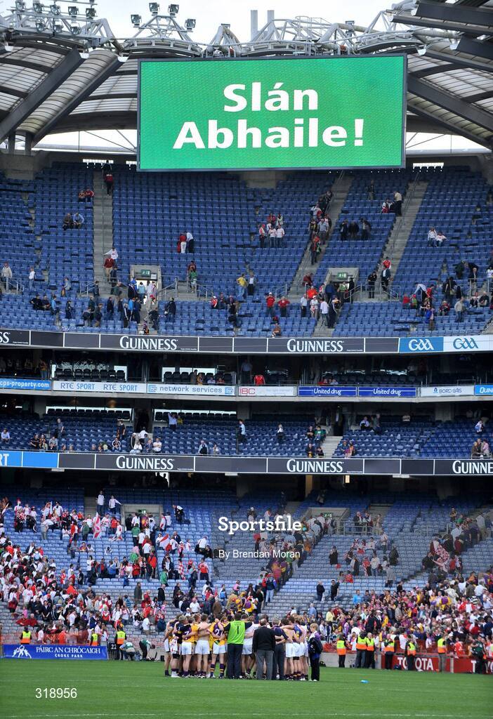 31 August 2008; The Wexford team gather together in a huddle after the game. GAA Football All-Ireland Senior Championship Semi-Final, Tyrone v Wexford, Croke Park, Dublin. Picture credit: Brendan Moran / SPORTSFILE