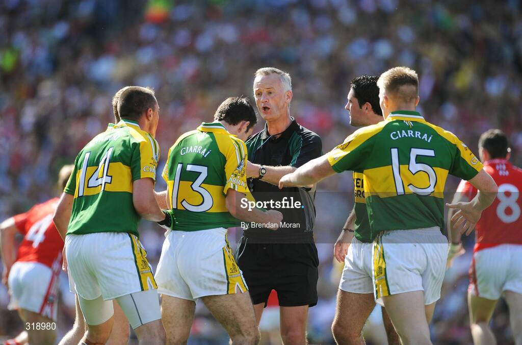 31 August 2008; Declan O'Sullivan, 13, Kerry, and his team-mates appeal to referee Jimmy White about shirt pulling. O'Sullivan was subsequently shown a yellow card. GAA Football All-Ireland Senior Championship Semi-Final Replay, Kerry v Cork, Croke Park, Dublin. Picture credit: Brendan Moran / SPORTSFILE