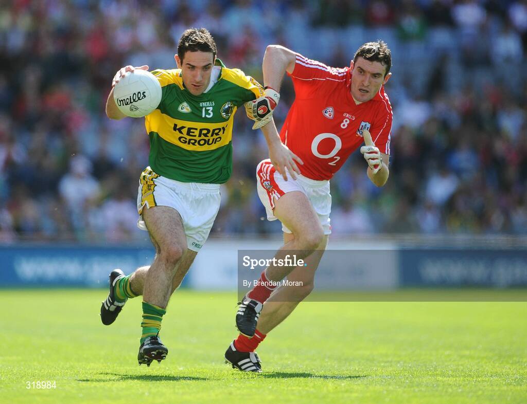 31 August 2008; Declan O'Sullivan, Kerry, in action against Graham Canty, Cork. GAA Football All-Ireland Senior Championship Semi-Final Replay, Kerry v Cork, Croke Park, Dublin. Picture credit: Brendan Moran / SPORTSFILE