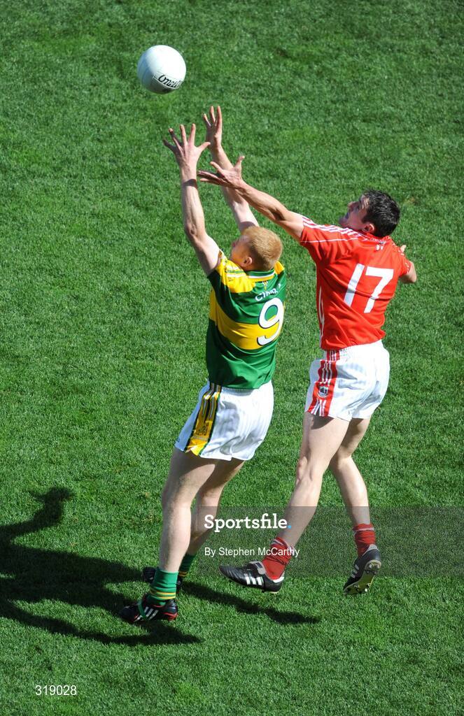 24 August 2008; Seamus Scanlon, Kerry, in action against Graham Canty, Cork. GAA Football All-Ireland Senior Championship Semi-Final, Kerry v Cork, Croke Park, Dublin. Picture credit: Stephen McCarthy / SPORTSFILE