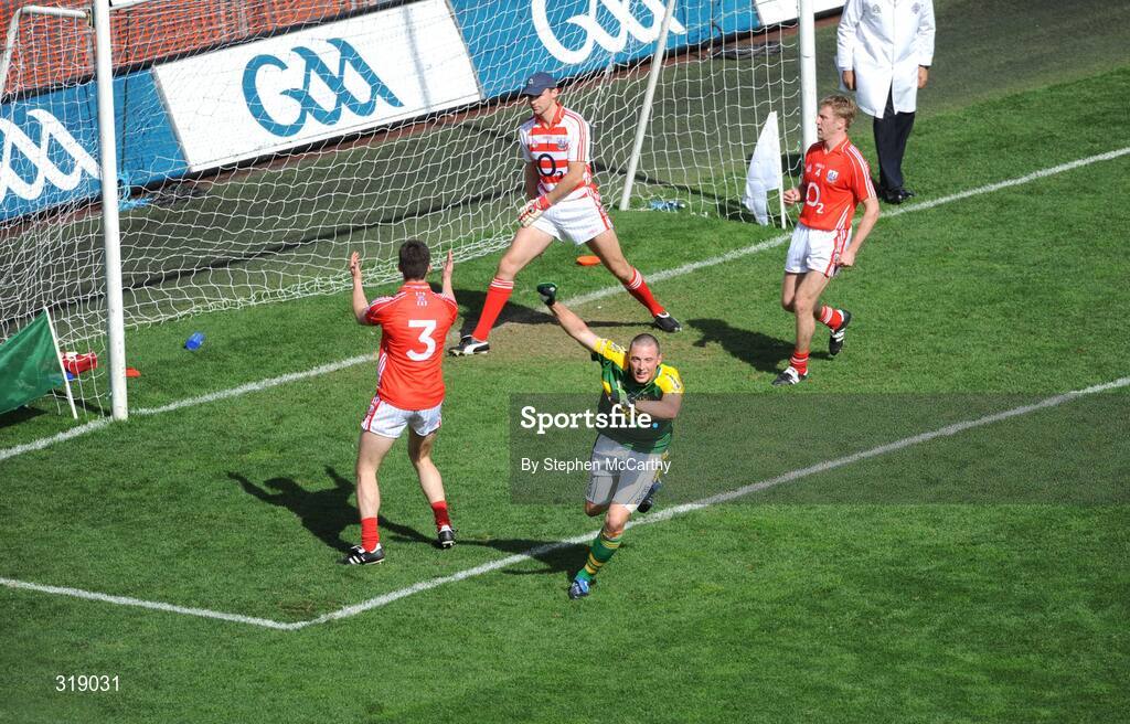 24 August 2008; Kieran Donaghy, Kerry, turns to celebrate after punching his side's first goal. GAA Football All-Ireland Senior Championship Semi-Final, Kerry v Cork, Croke Park, Dublin. Picture credit: Stephen McCarthy / SPORTSFILE