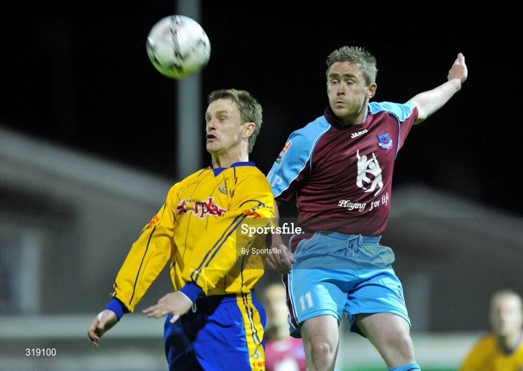 1 September 2008; Jamie Tomelty, Dungannon Swifts, in action against Guy Bates, Drogheda United. Setanta Sports Cup, Group One, Drogheda United v Dungannon Swifts, United Park, Drogheda, Co. Louth. Photo by Sportsfile