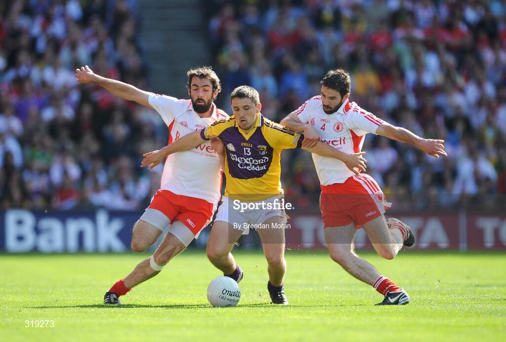 31 August 2008; Ciaran Lyng, Wexford, in action against Joe McMahon, left, and Ciaran Gourley, Tyrone. GAA Football All-Ireland Senior Championship Semi-Final, Tyrone v Wexford, Croke Park, Dublin. Picture credit: Brendan Moran / SPORTSFILE