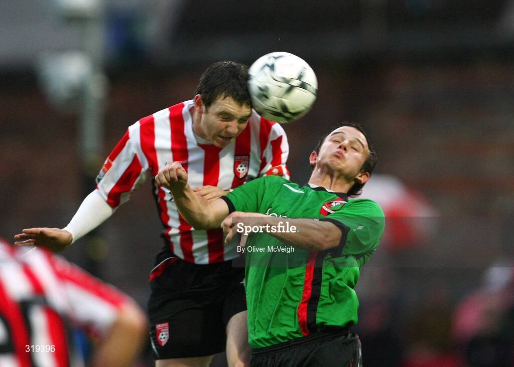 2 Septemeber 2008; Kevin Deery, Derry City, in action against Shane McCabe, Glentoran. Setanta Cup, Derry City v Glentoran, Brandywell, Derry. Picture credit: Oliver McVeigh / SPORTSFILE