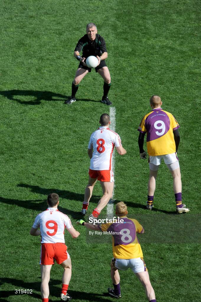 31 August 2008; Referee Pat McEnaney, Monaghan. GAA Football All-Ireland Senior Championship Semi-Final, Tyrone v Wexford, Croke Park, Dublin. Picture credit: Ray McManus / SPORTSFILE