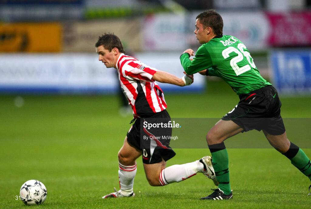 2 Septemeber 2008; Kevin McHugh, Derry City, in action against Johnny Black, Glentoran. Setanta Cup, Derry City v Glentoran, Brandywell, Derry. Picture credit: Oliver McVeigh / SPORTSFILE