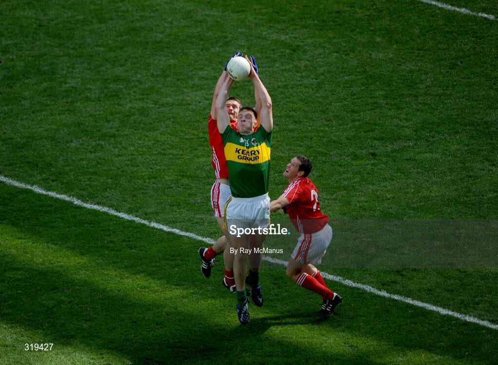 31 August 2008; Tommy Walsh, Kerry, in action against Derek Kavanagh and Diarmuid Duggan, 2, Cork. GAA Football All-Ireland Senior Championship Semi-Final Replay, Kerry v Cork, Croke Park, Dublin. Picture credit: Ray McManus / SPORTSFILE