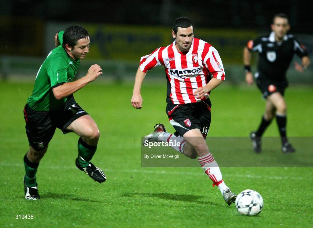 2 Septemeber 2008; Mark Farren, Derry City, in action against Philip Simpson, Glentoran. Setanta Cup, Derry City v Glentoran, Brandywell, Derry. Picture credit: Oliver McVeigh / SPORTSFILE