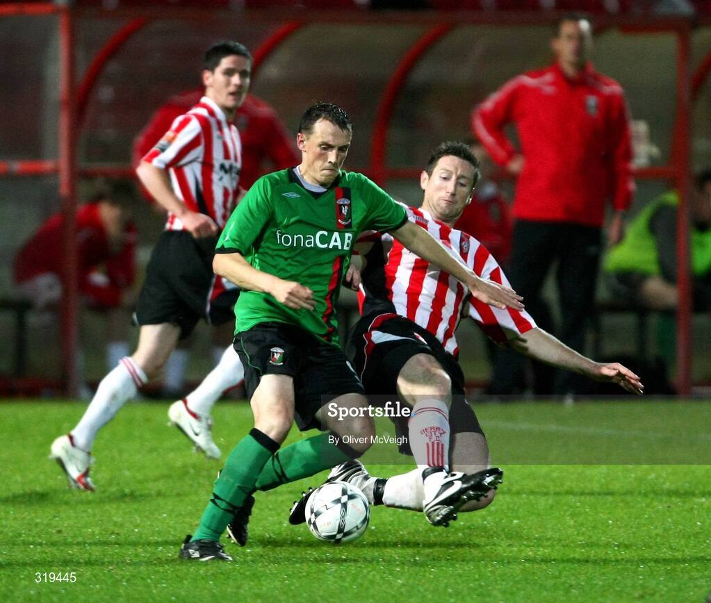 2 Septemeber 2008; Michael Halliday, Glentoran, in action against Clive Delaney, Derry City. Setanta Cup, Derry City v Glentoran, Brandywell, Derry. Picture credit: Oliver McVeigh / SPORTSFILE