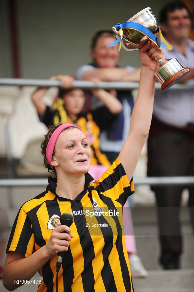 31 August 2008; Kilkenny captain Anna Farrell holds the cup aloft. All-Ireland Minor A Championship Final, Clare v Kilkenny, Geraldine Park, Athy, Co. Kildare. Photo by Sportsfile